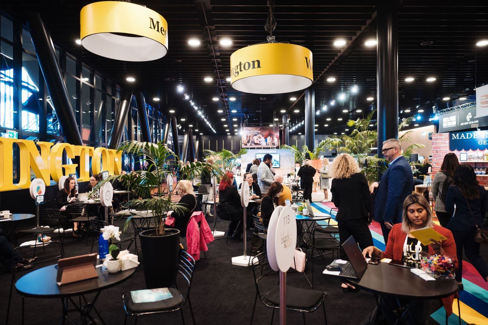 MEETINGS 2023 Showfloor