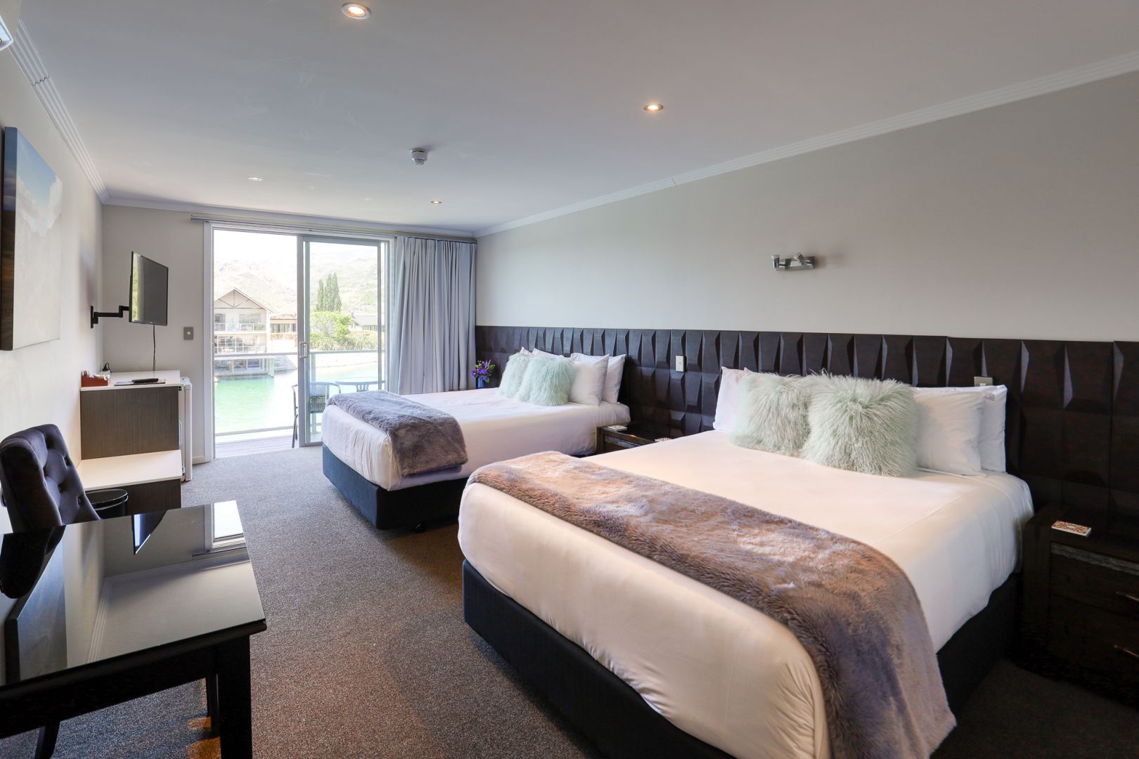 Marsden Lake Resort Twin Studio
